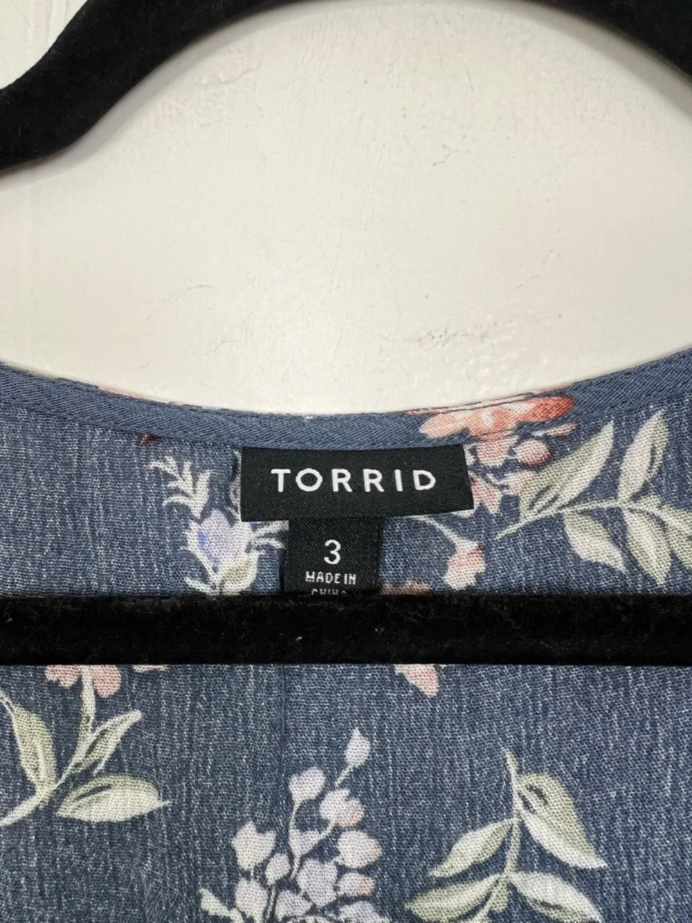 Torrid Blue Floral Bell‎ Sleeve Crepe Knit Top Lace Accent Tassel Lace Up 3X - Picture 2 of 6